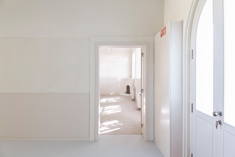 correios school by crea architects