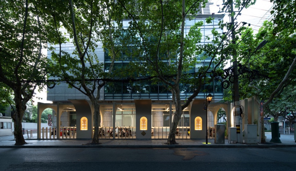 renovation and enhancement project of julu road changshu road to south shaanxi road jingan district shanghai by beyond design