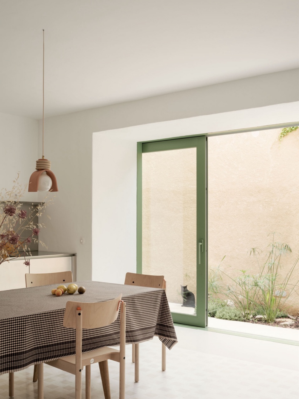 One Courtyard Two Houses Isla Architects