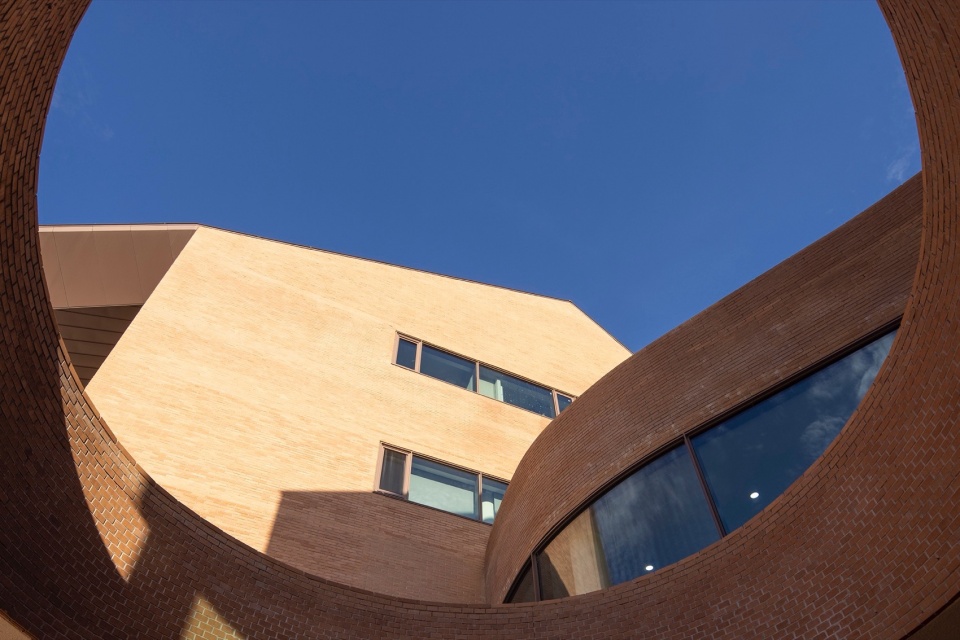 Tianjin Guanghua Foreign Language School by Tianjin Huahui