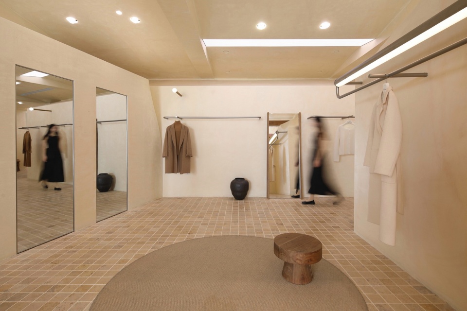 MOMO ERA STUDIO