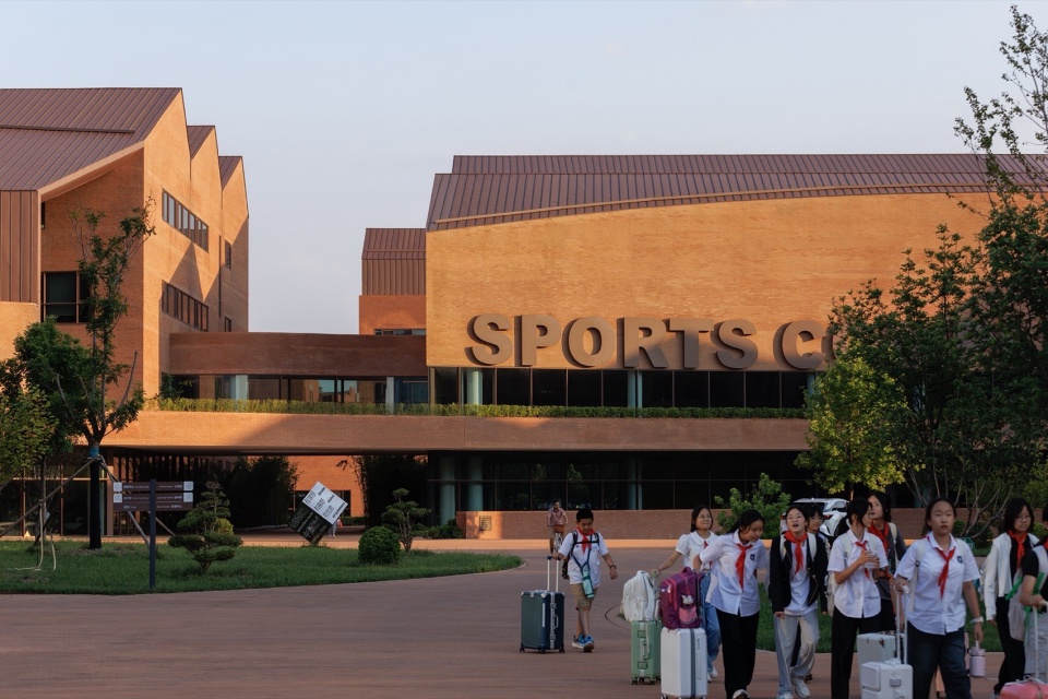Tianjin Guanghua Foreign Language School by Tianjin Huahui