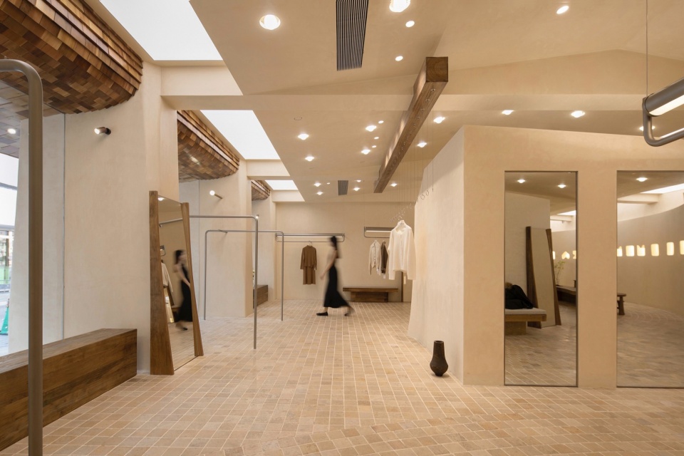 MOMO ERA STUDIO