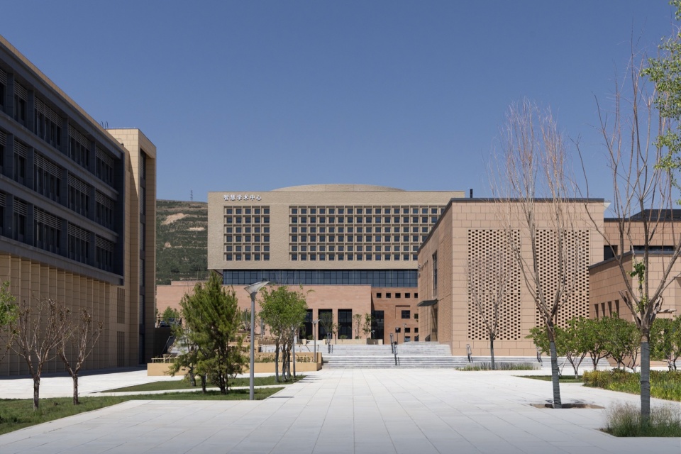 Qinghai Institute of Technology by THAD