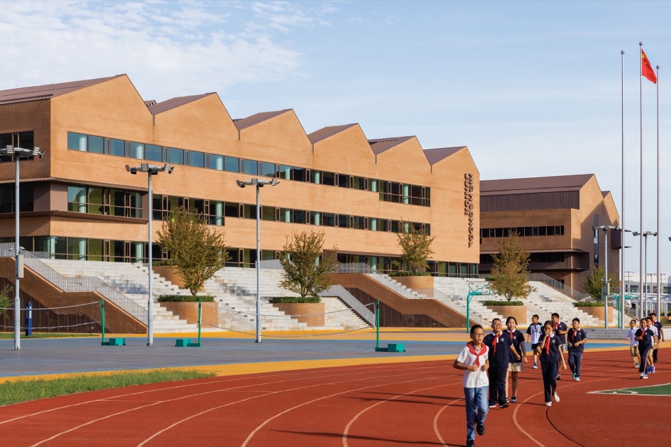 Tianjin Guanghua Foreign Language School by Tianjin Huahui