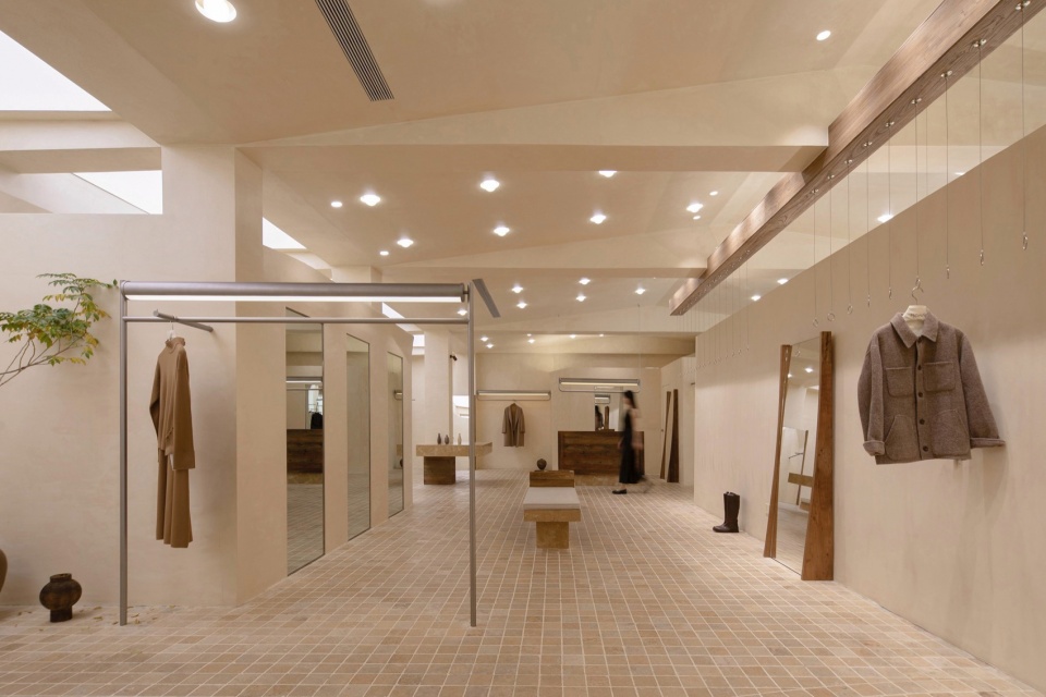 MOMO ERA STUDIO