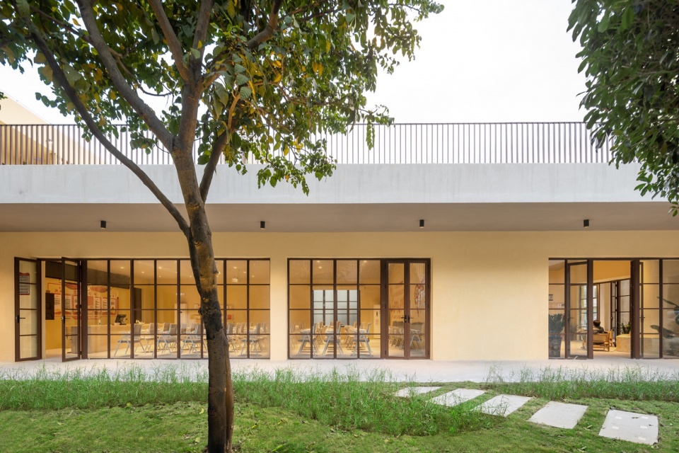 Yangbei Village CCP Elderly Day Care Center by Studio 10
