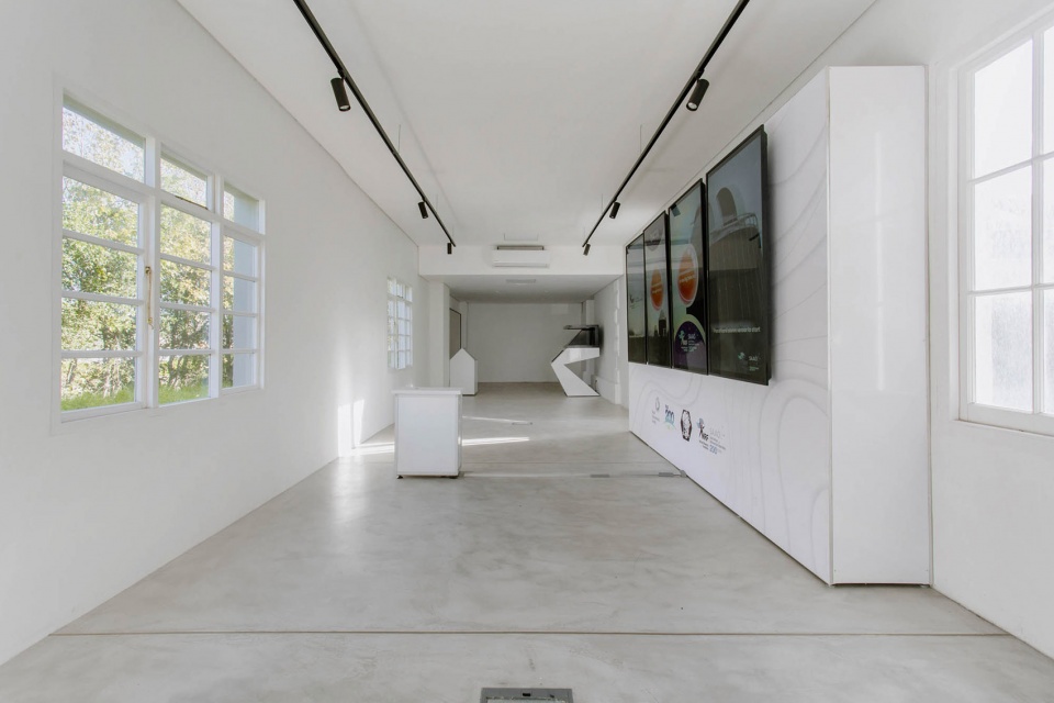 new visitors centre toilet block for the south african astronomical observatory in cape town by salt architects