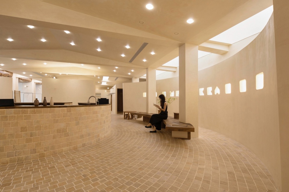 MOMO ERA STUDIO