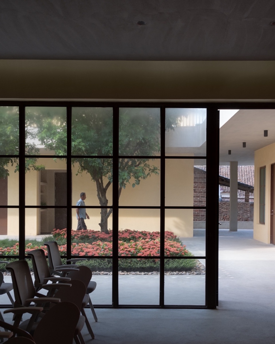 Yangbei Village CCP Elderly Day Care Center by Studio 10