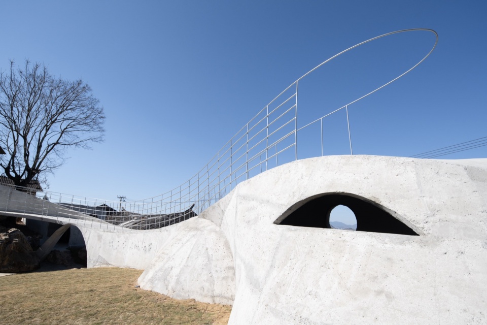White Cloudy Village Cultural Center