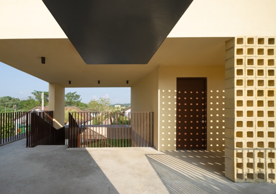 Yangbei Village CCP Elderly Day Care Center by Studio 10