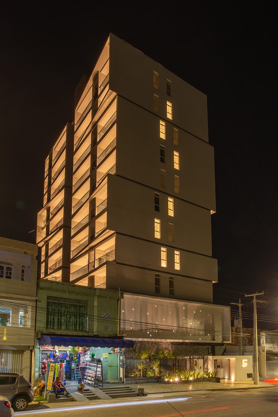 building 17 cinco zero by ari arquitetos