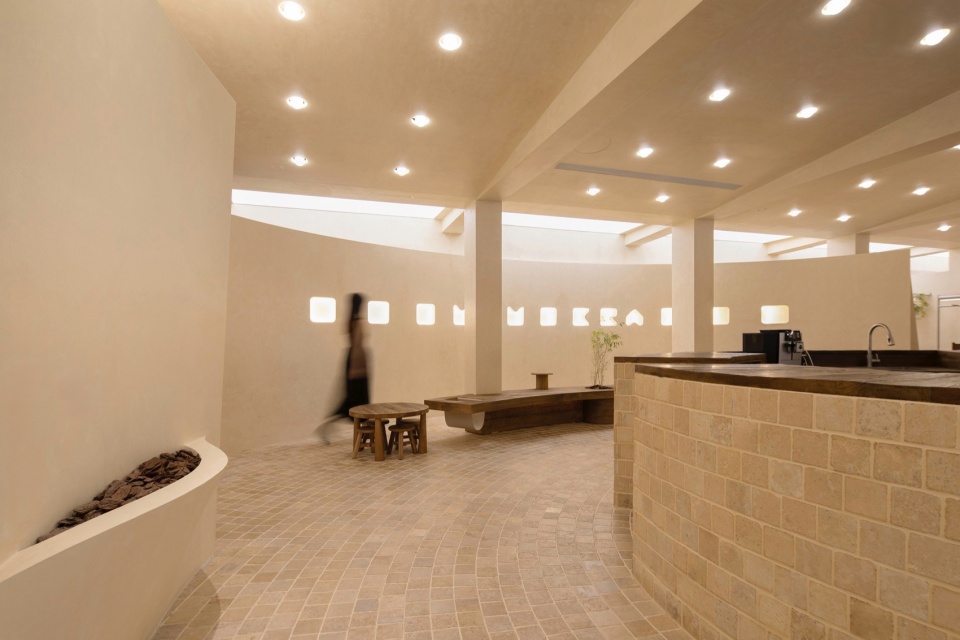 MOMO ERA STUDIO