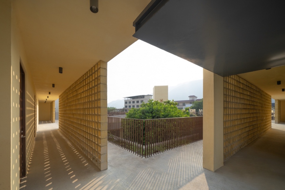Yangbei Village CCP Elderly Day Care Center by Studio 10