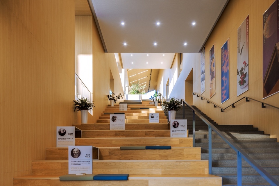 Tianjin Guanghua Foreign Language School by Tianjin Huahui