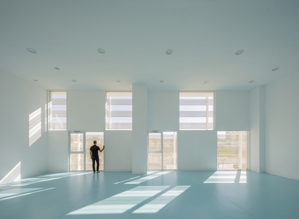 municipal sports pavilion in san vicente del raspeig by manuel costoya estudio de arquitectura naos 04 arquitectos