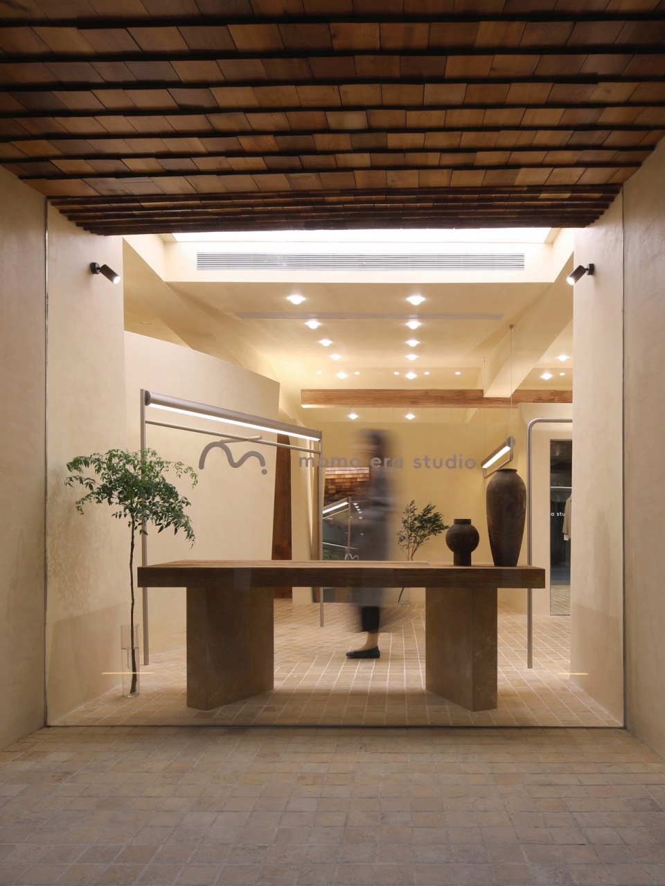 MOMO ERA STUDIO