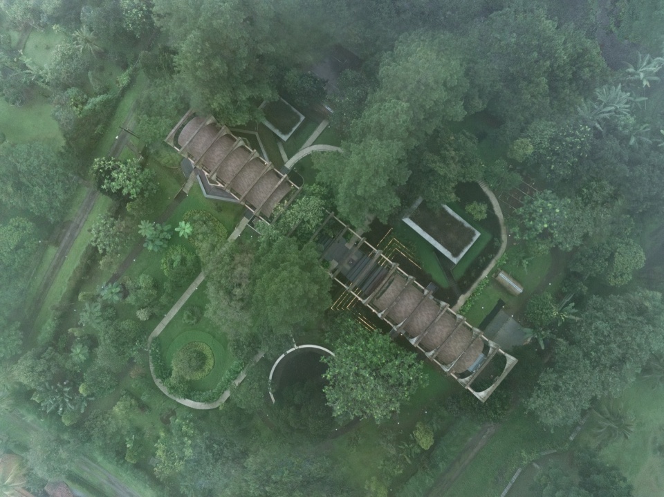 Sanctuary Tunnel Garden