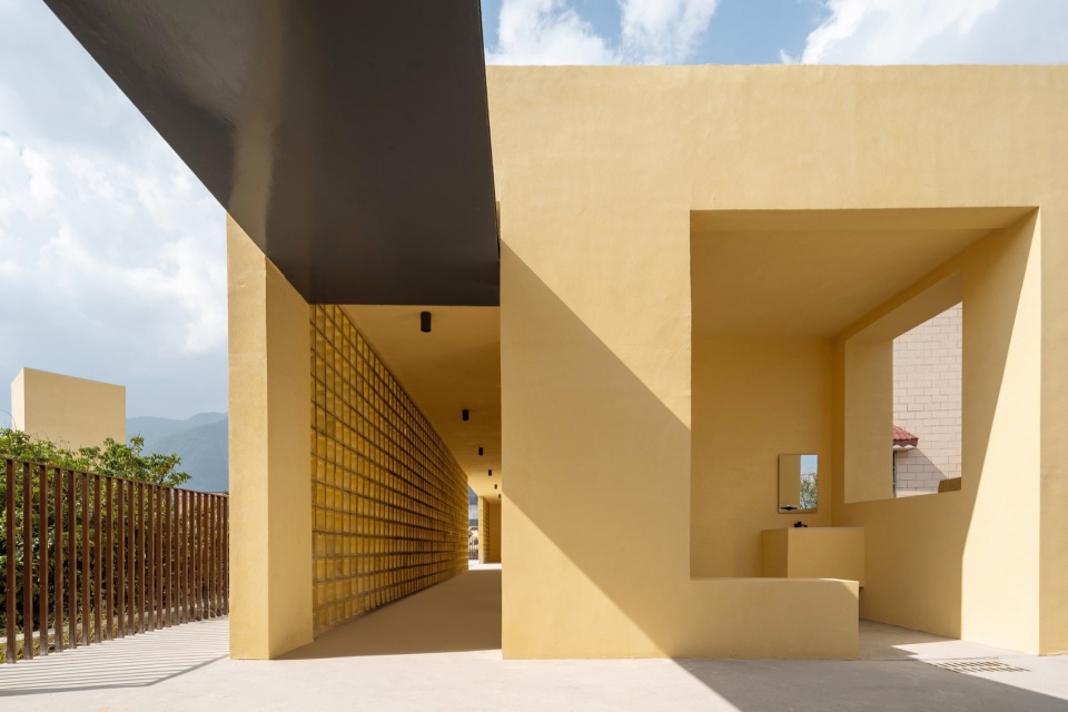 Yangbei Village CCP Elderly Day Care Center by Studio 10