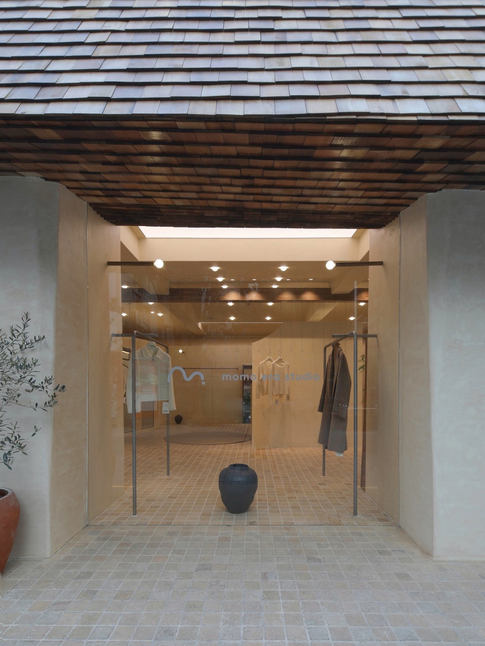 MOMO ERA STUDIO