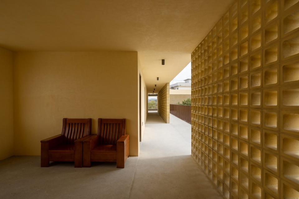 Yangbei Village CCP Elderly Day Care Center by Studio 10