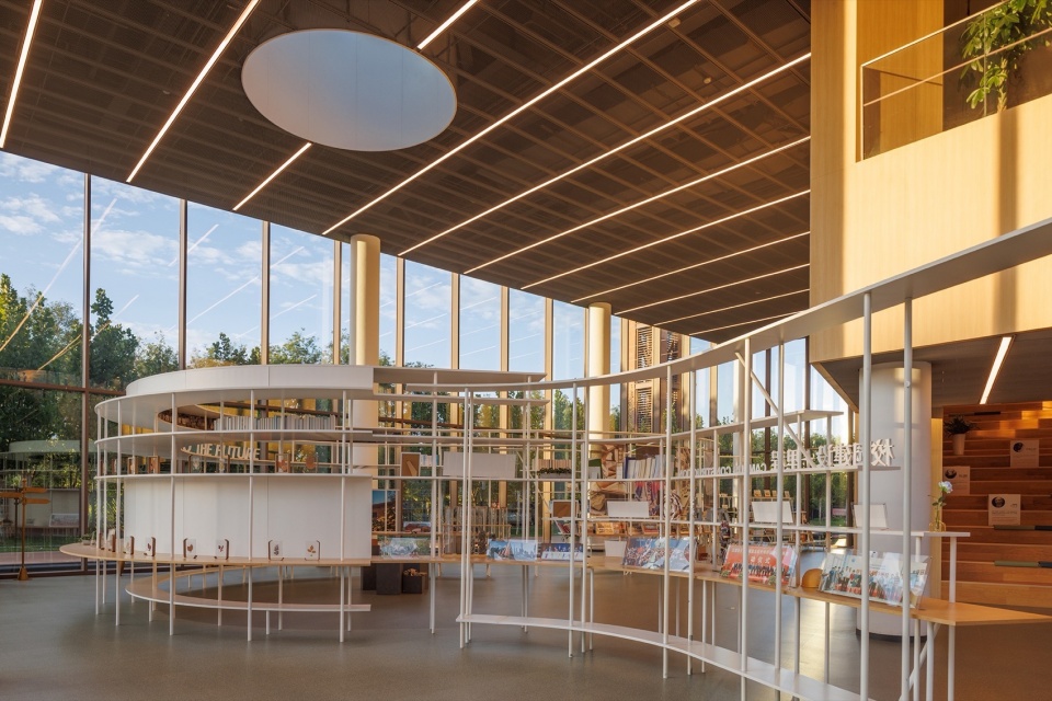 Tianjin Guanghua Foreign Language School by Tianjin Huahui