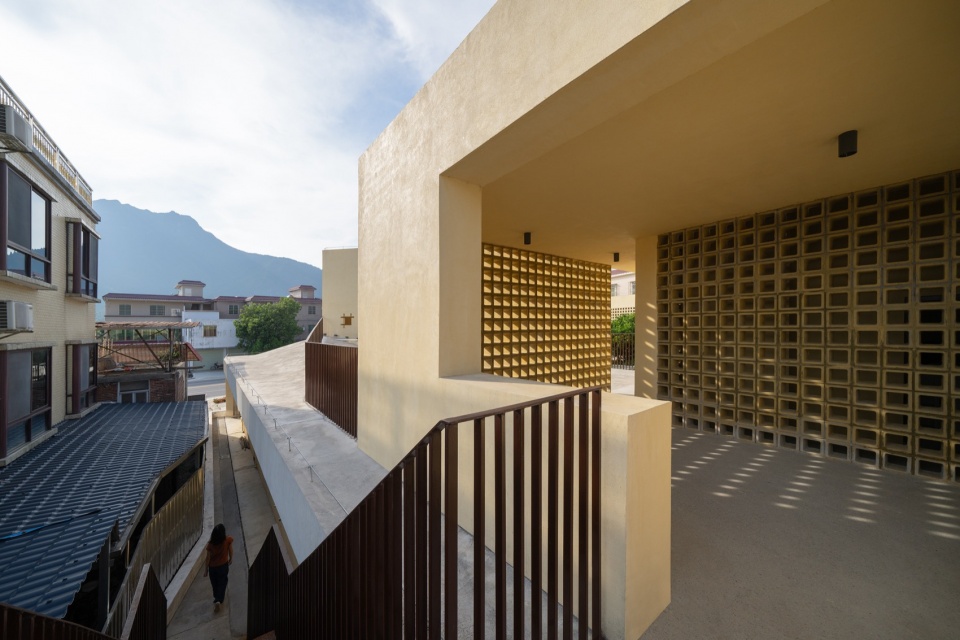 Yangbei Village CCP Elderly Day Care Center by Studio 10