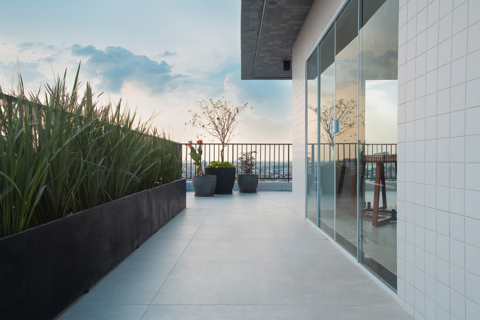 building 17 cinco zero by ari arquitetos