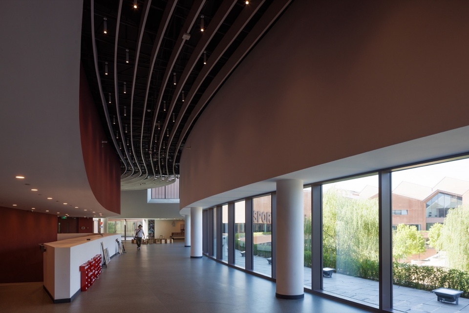 Tianjin Guanghua Foreign Language School by Tianjin Huahui