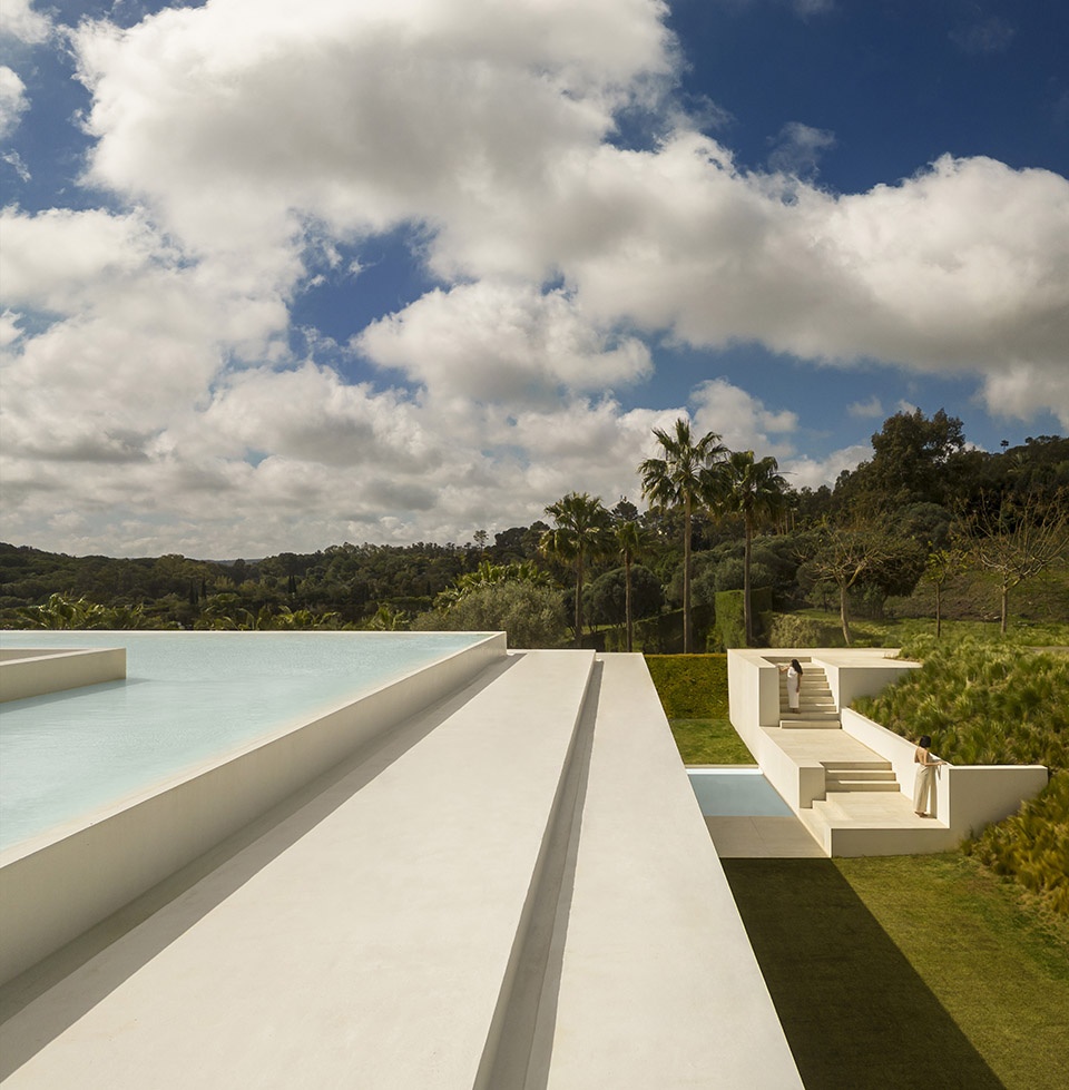 house in sotogrande by fran silvestre arquitectos