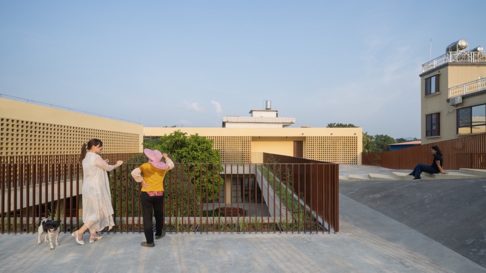 Yangbei Village CCP Elderly Day Care Center by Studio 10