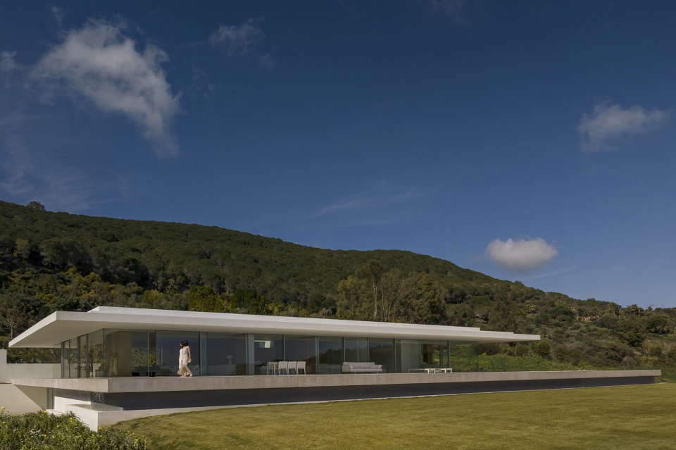 house in sotogrande by fran silvestre arquitectos
