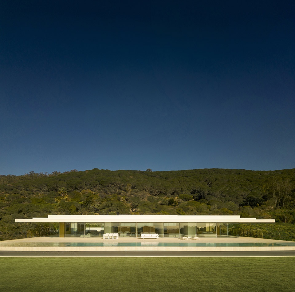 house in sotogrande by fran silvestre arquitectos