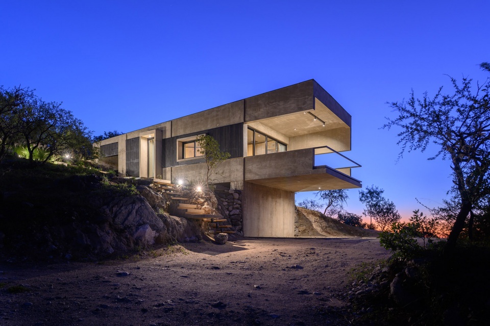 lodge jr by arq paul dragicevic