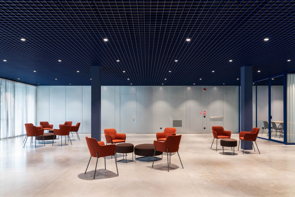 new office building by carlana mezzalira pentimalli