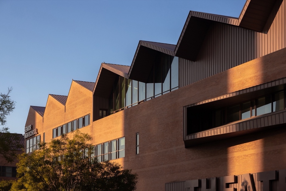 Tianjin Guanghua Foreign Language School by Tianjin Huahui