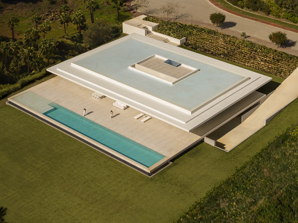 house in sotogrande by fran silvestre arquitectos