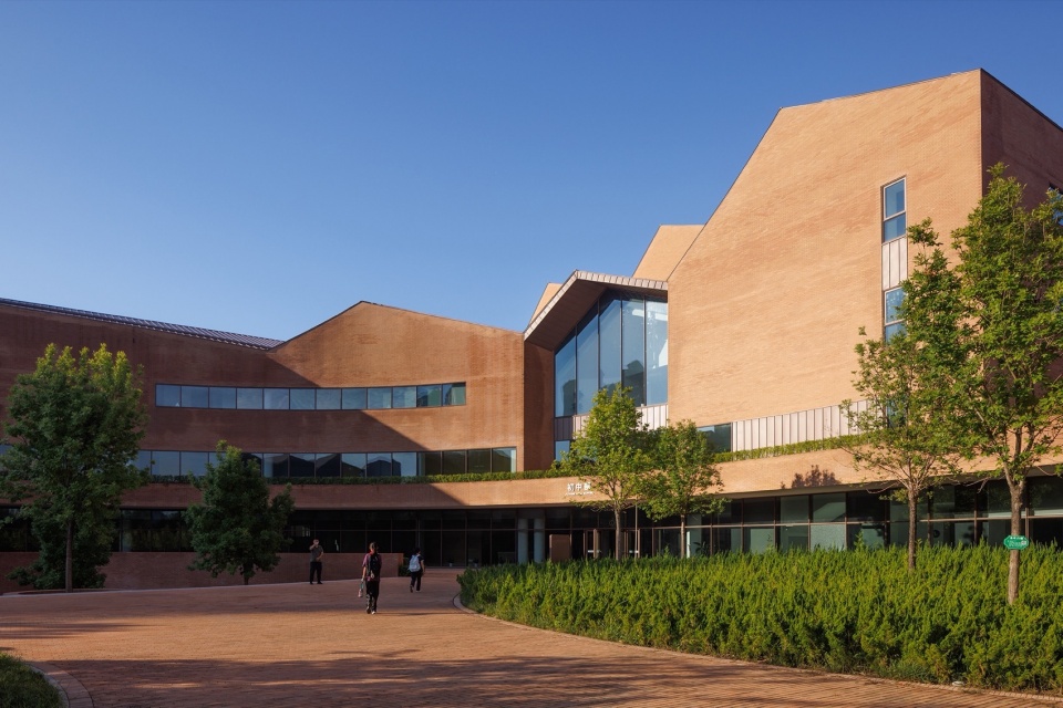 Tianjin Guanghua Foreign Language School by Tianjin Huahui