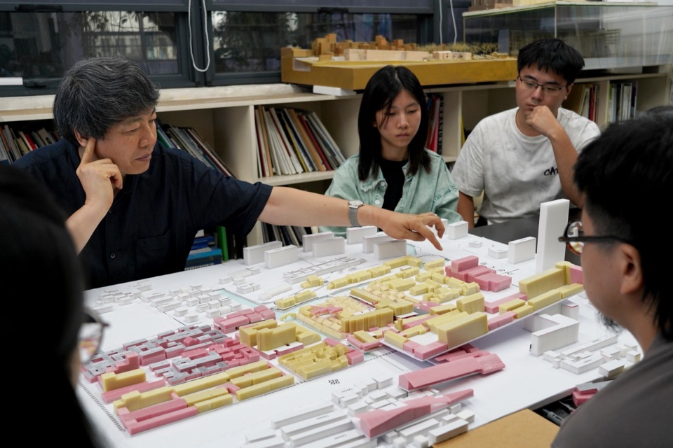 OFFICE FACT URBANUS Shenzhen Office Meng Yan