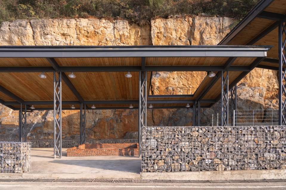 火塘区域 Fire pit area 摄影:DONG 建筑影像