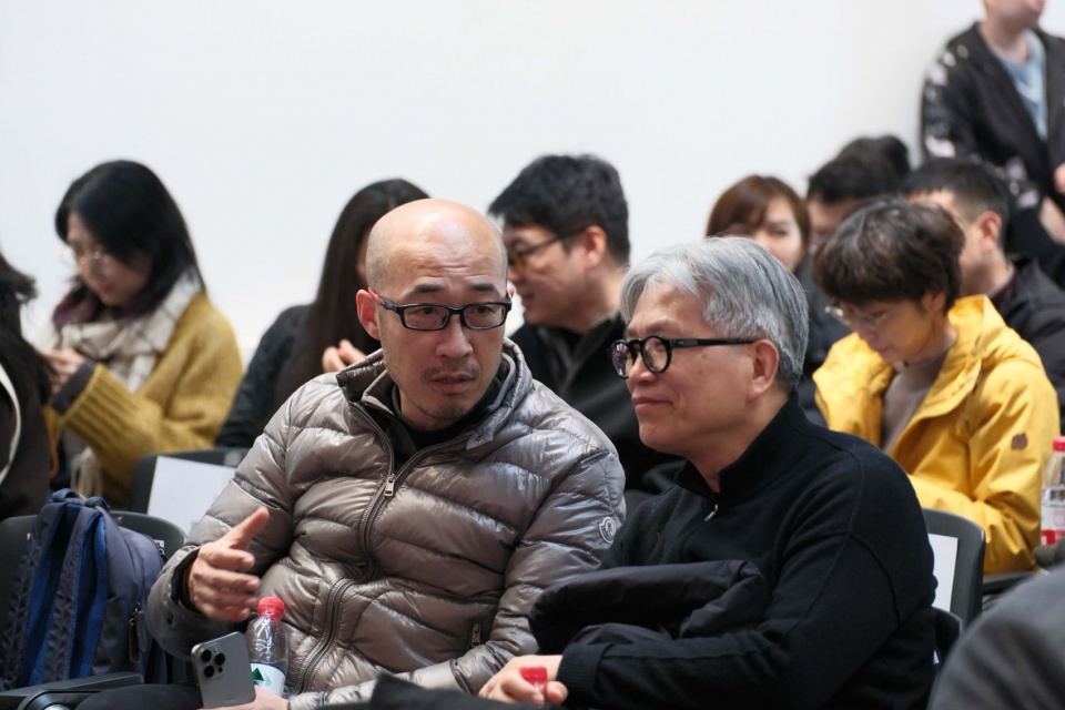 测试:“半场”第一场展览《故事会与枕头》开幕