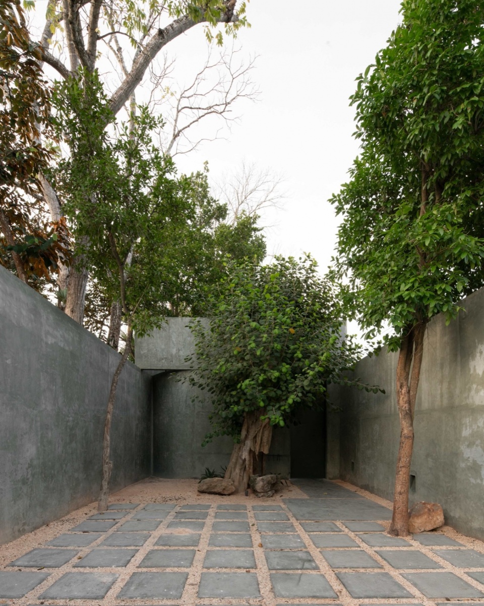 CASA GRUTA by Salvador Roman Hernandez Adela Mortera Villarreal