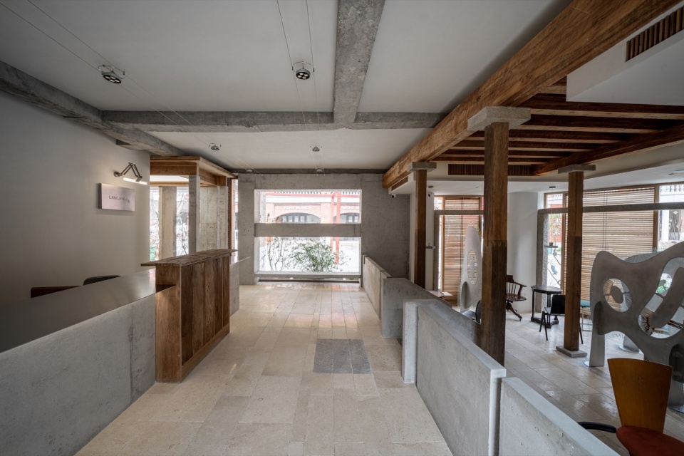 LANLANLI Medical Aesthetics Center in Wudianshi by DEVOLUTION