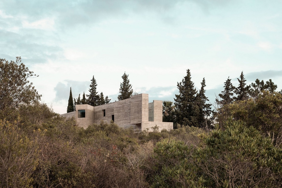 frame house by pedro domingos arquitectos
