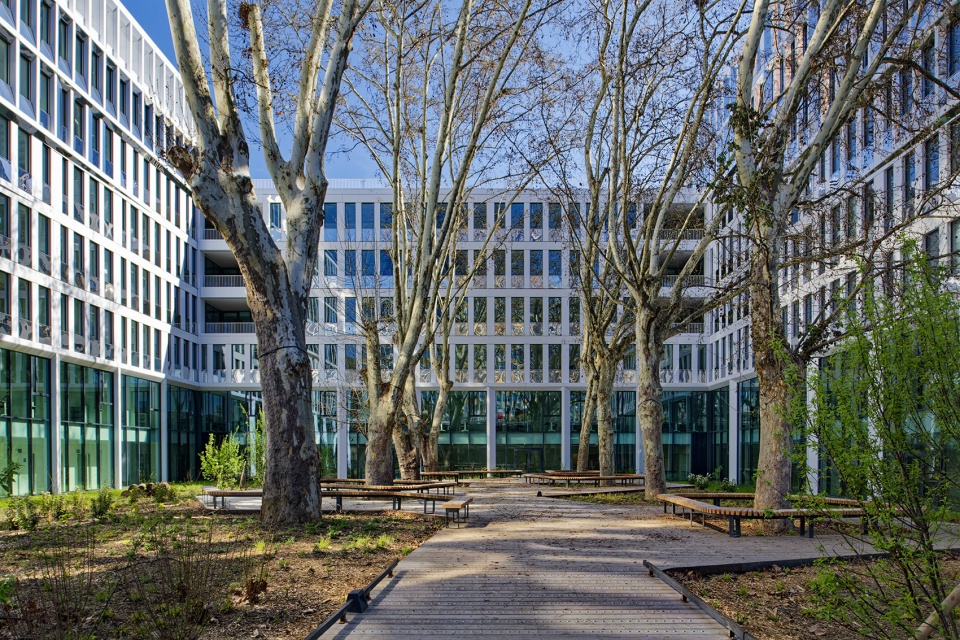 the new centre administratif detat in lyon by snohetta