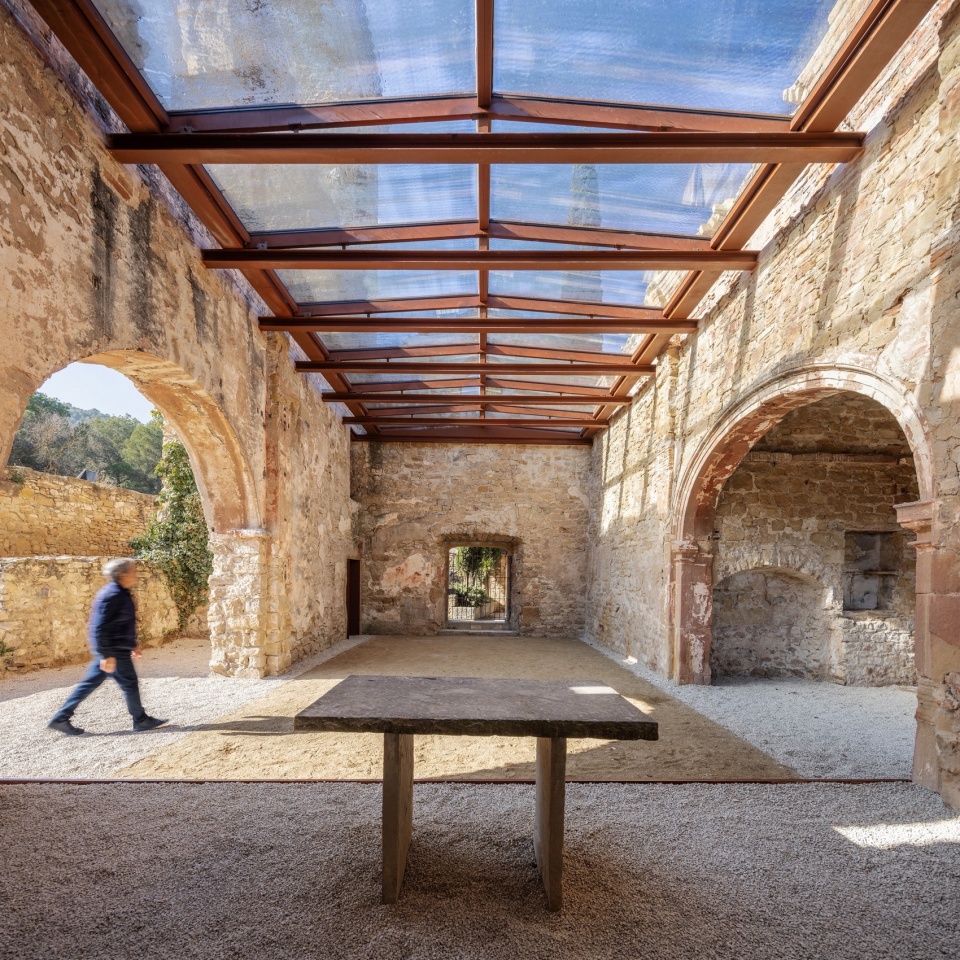 Restoration Of Sant Esteve Church by SANTAMARIA ARQUITECTES