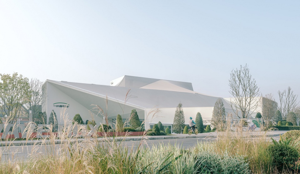 dotsss childrens museum by dl atelier