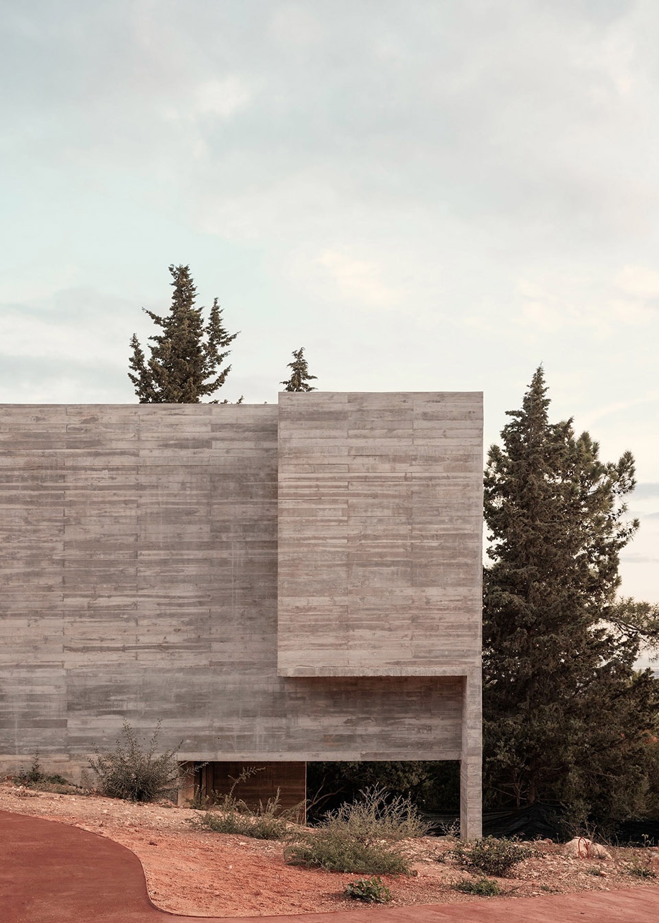 frame house by pedro domingos arquitectos
