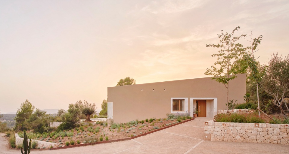 House In Puntiro by RIPOLLTIZON Estudio de arquitectura